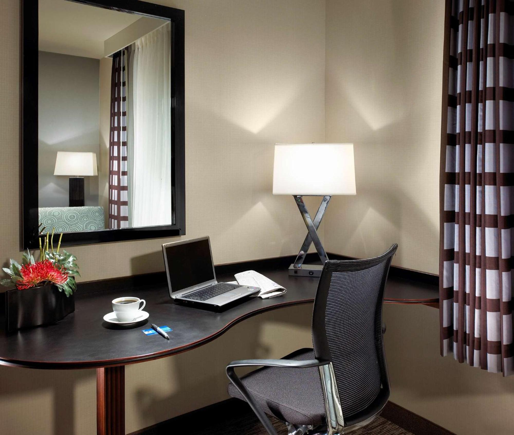 Hampton Mission Valley Hotel 3*